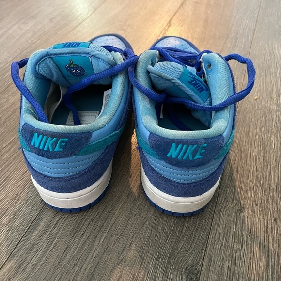Gently used- Nike SB Dunk Low
Blue Raspberry Size 7 Men – Rare Fruit Pack - Picture 4 of 10